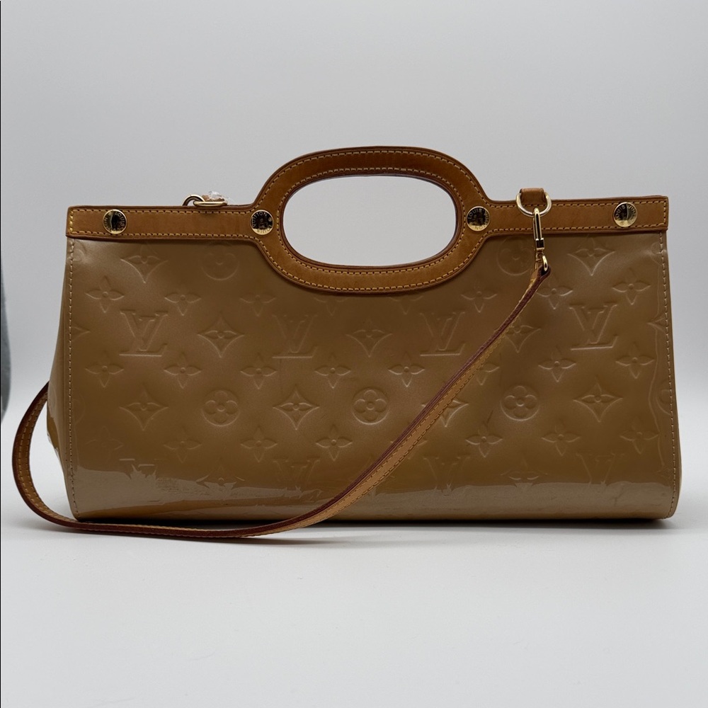 Louis Vuitton Monogram Vernis Roxbury Drive bag
